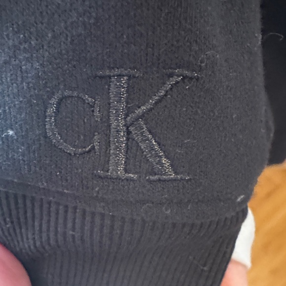 Calvin Klein Jeans Black w/white attached Sweatshirt. Boyfriend fit! - Picture 3 of 4